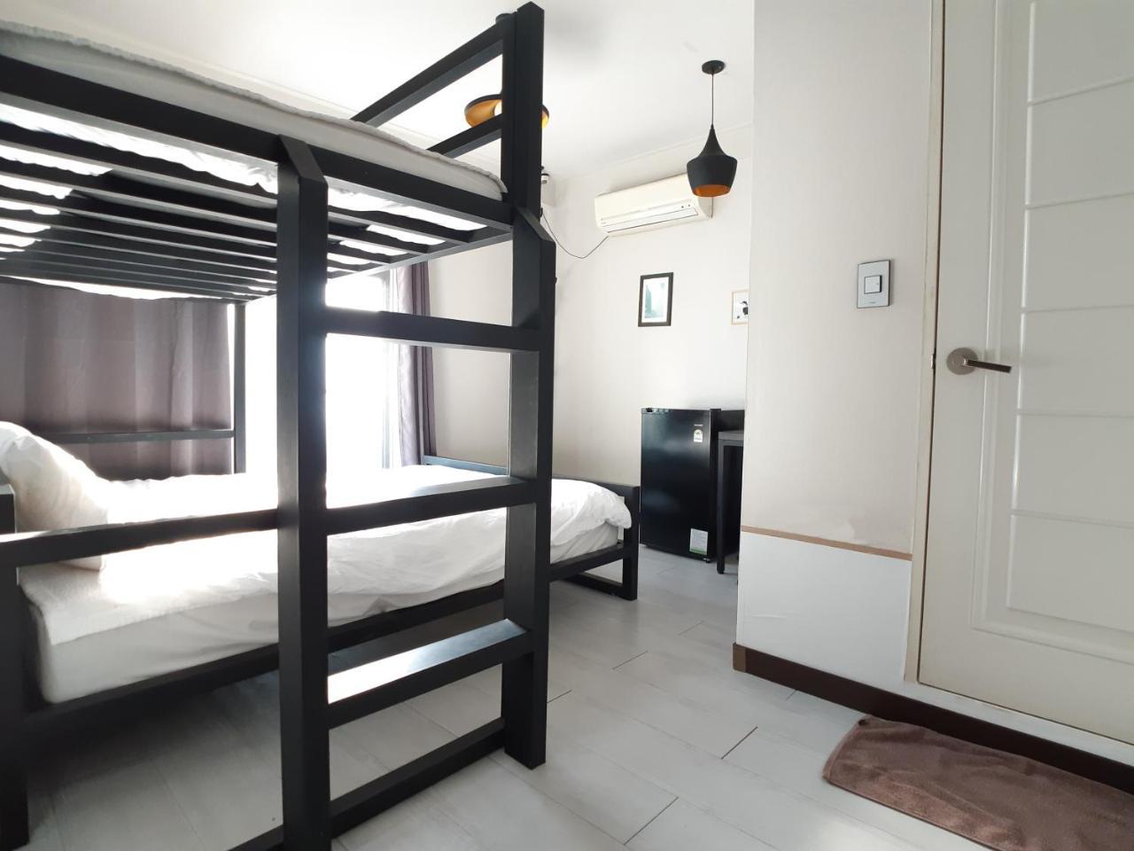 Sinchon Cooing Guesthouse Seoul