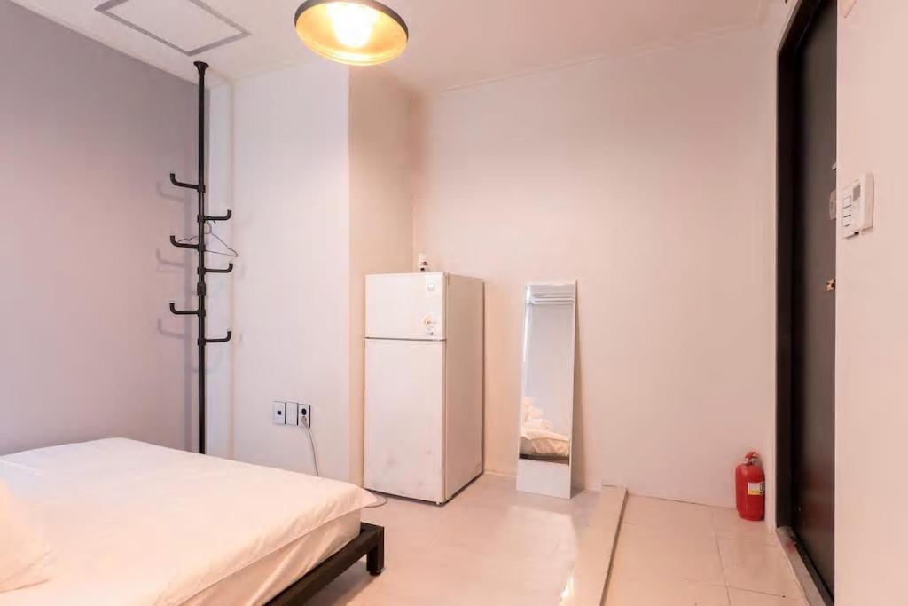 Sinchon Cooing Guesthouse 2*