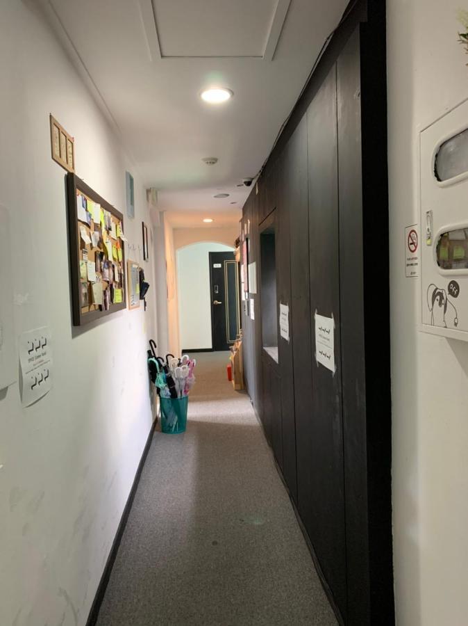 Sinchon Cooing Guesthouse 2* Seoul
